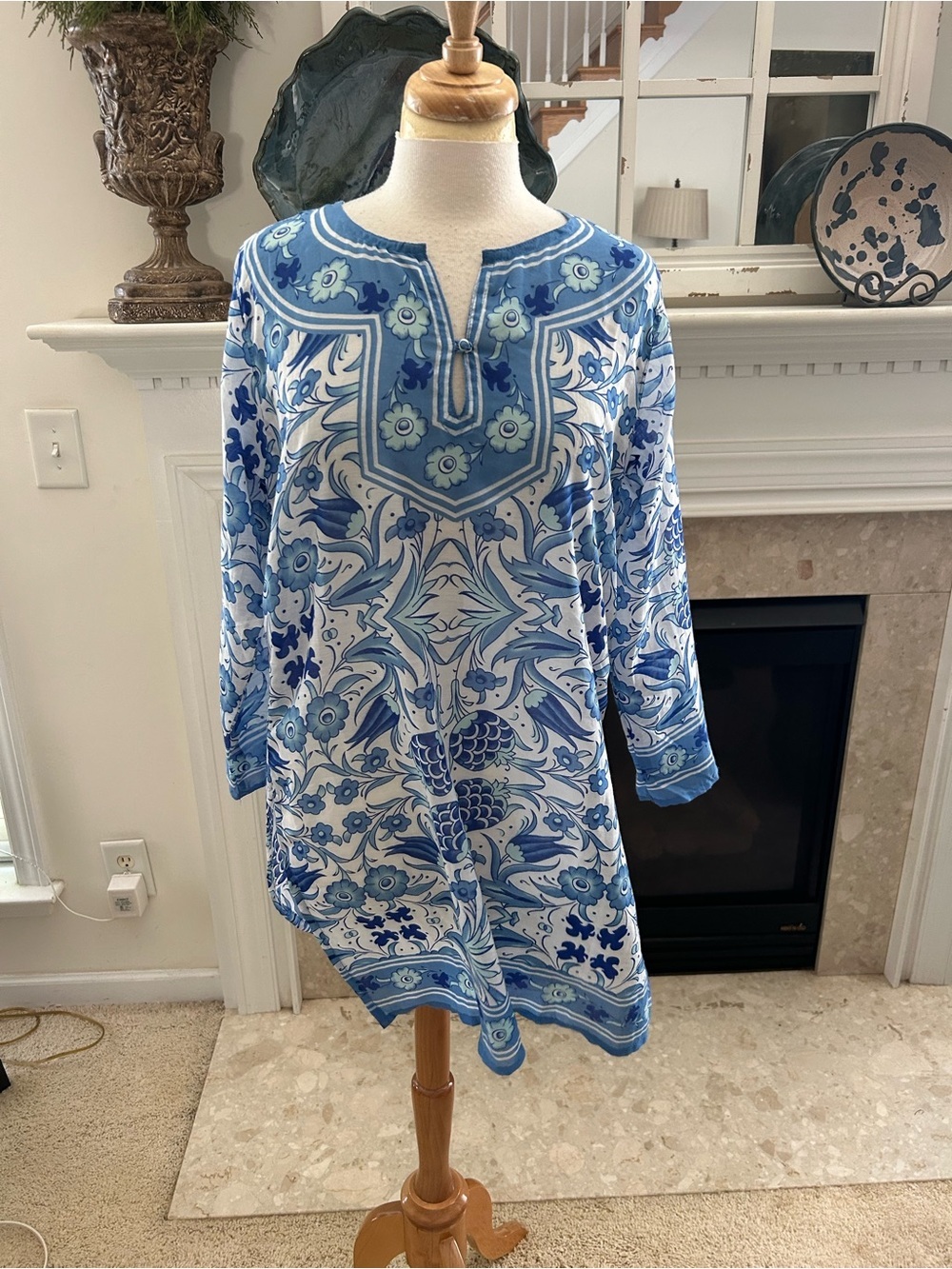 Ray Blue & White Floral lounge/cover-up